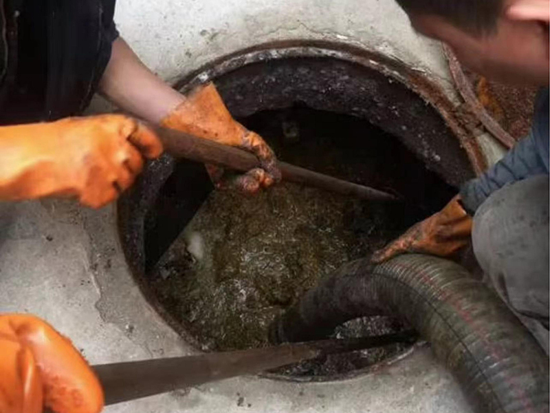 鄂尔多斯清理化粪池时如何避免沼气的危害?